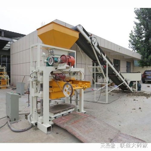 路面磚機是市政建設必不可少的建材生產設備